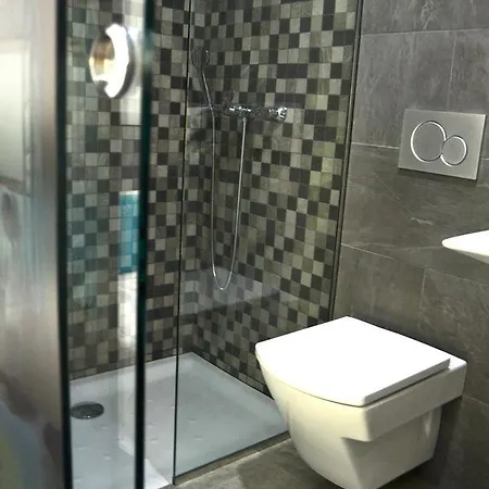 Hotel 10 *